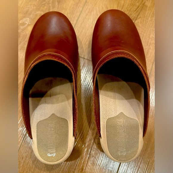 Sandgrens Swedish Handmade Wooden Clog Mule. Color Cognac - Picture 3 of 7